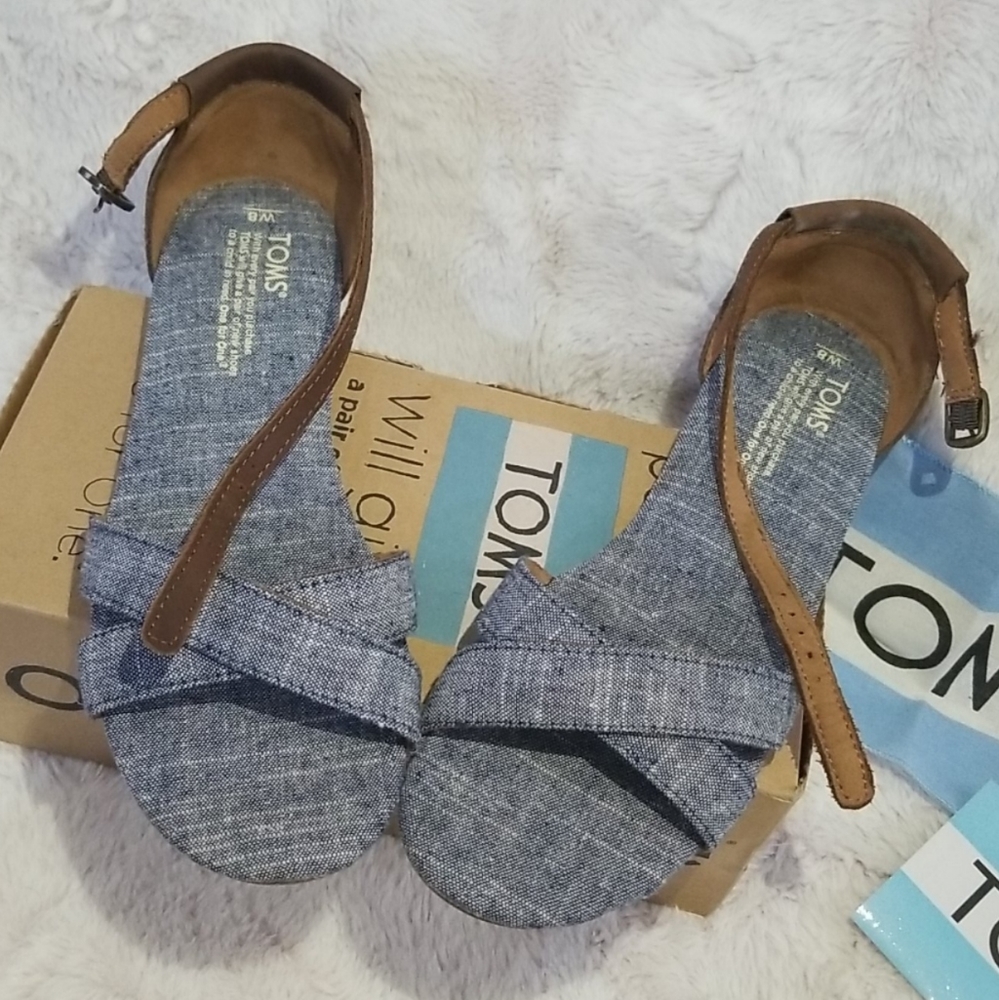 Toms